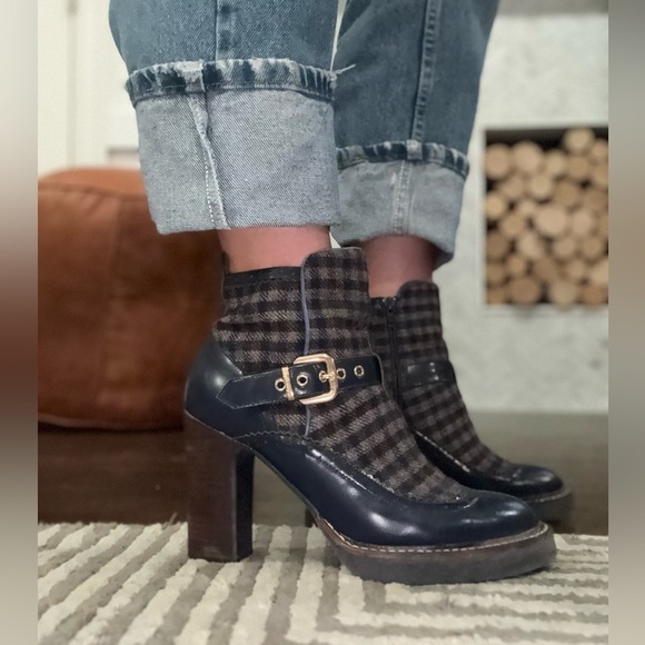 Mellow Yellow Heeled Boots - Picture 2 of 16